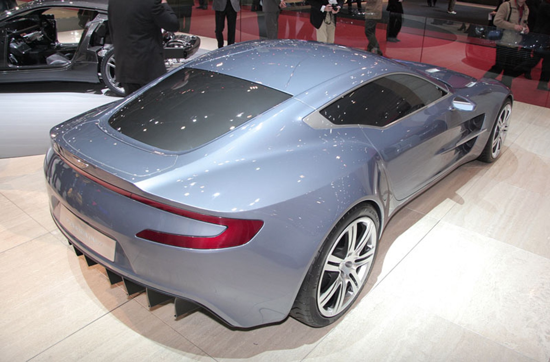 Genewa 2009: Aston Martin One-77 – oficjalna premiera