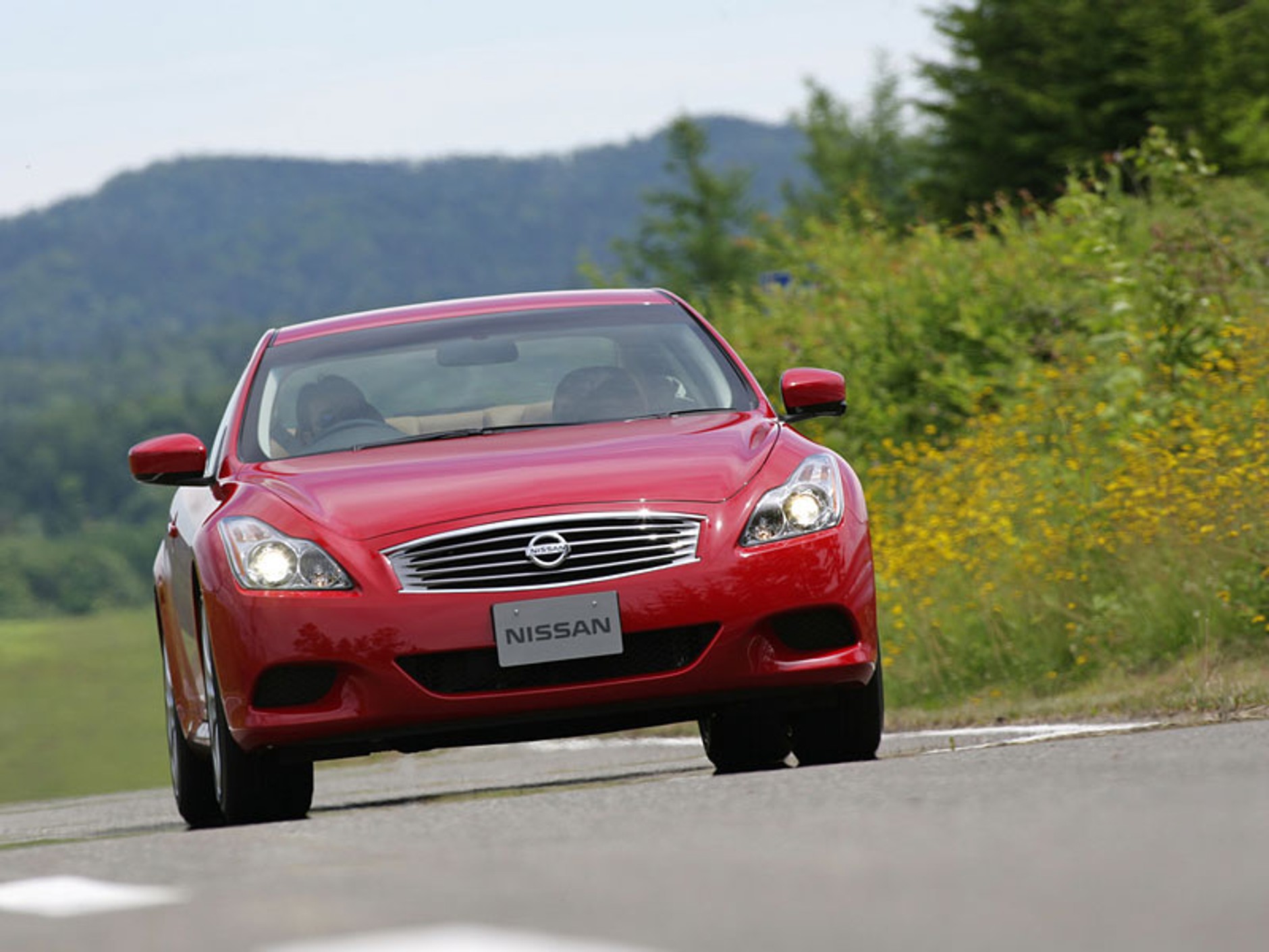 Nissan Skyline wchodzi na japoński rynek