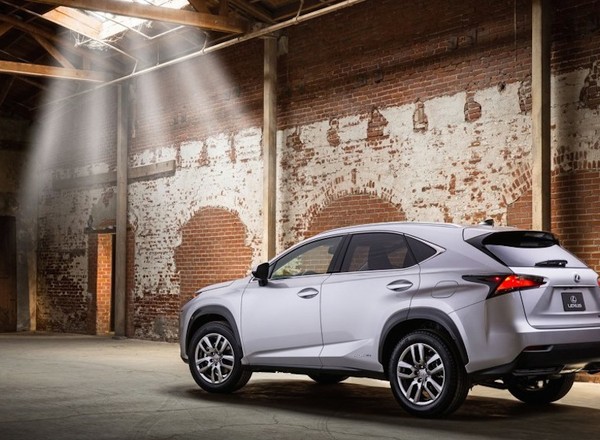 NX – kompaktowy SUV Lexusa