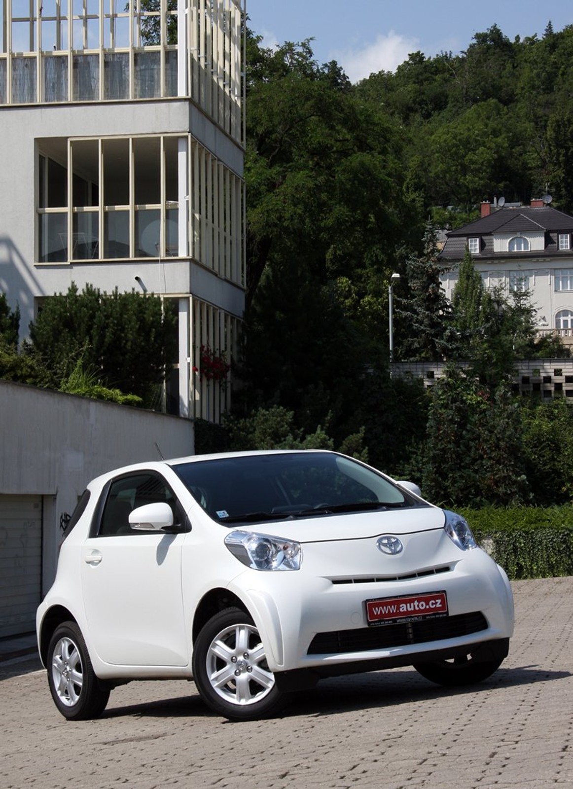 Test: Toyota iQ 1,0 (50 kW) – Má pod čepicí