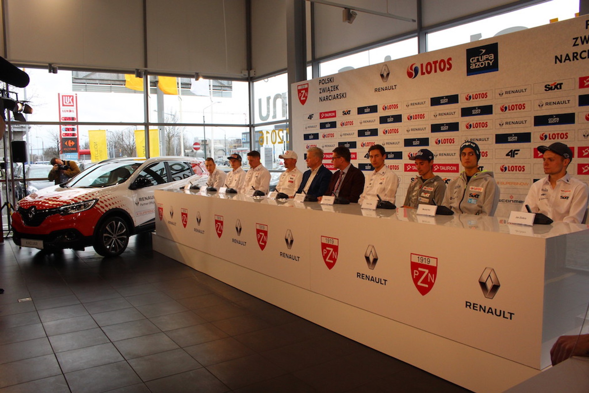 Samochody Renault dla PZN