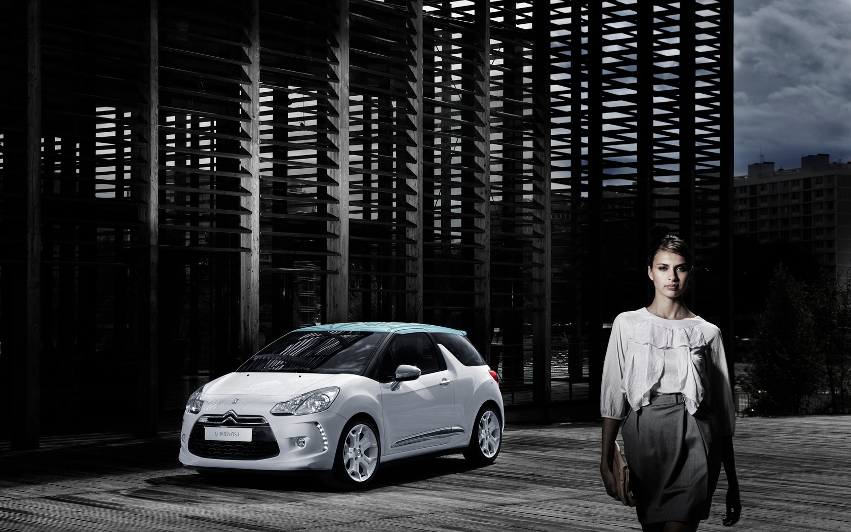 Kusicielka w Citroenie