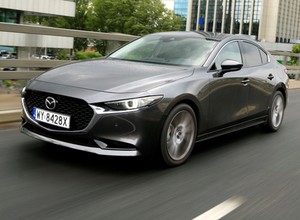 Mazda 3 Sedan 2.0 Skyactiv-G – sprawia wiele przyjemności