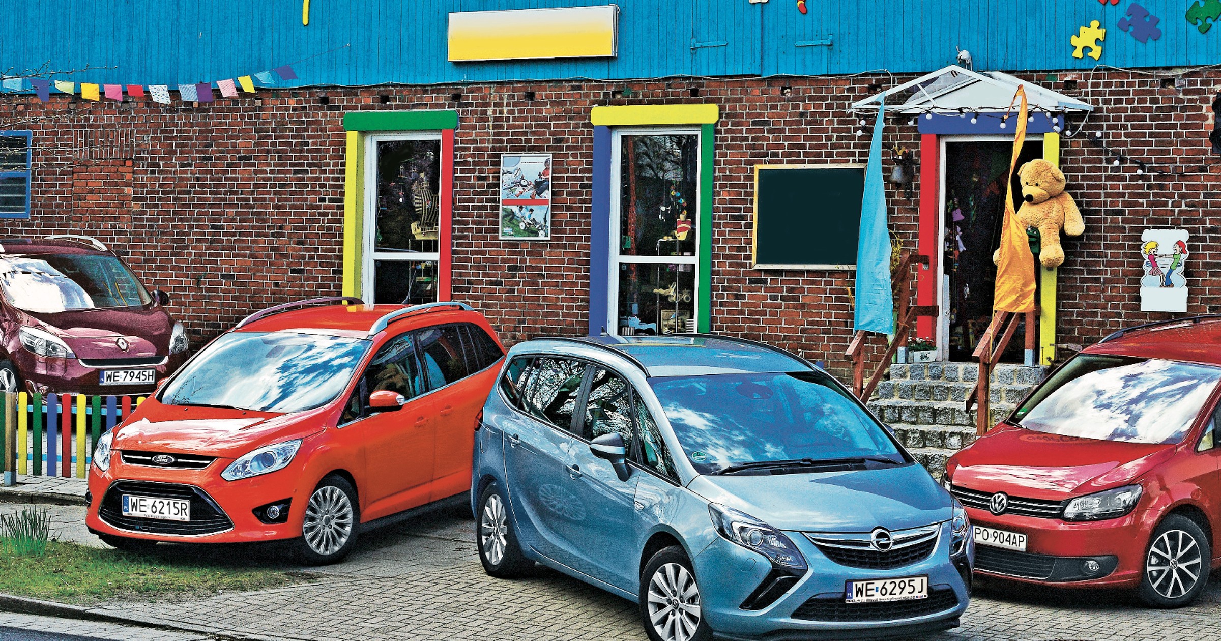 Ford Grand C-Max, Opel Zafira Tourer, Renault Grand Scenic i Volkswagen Touran 