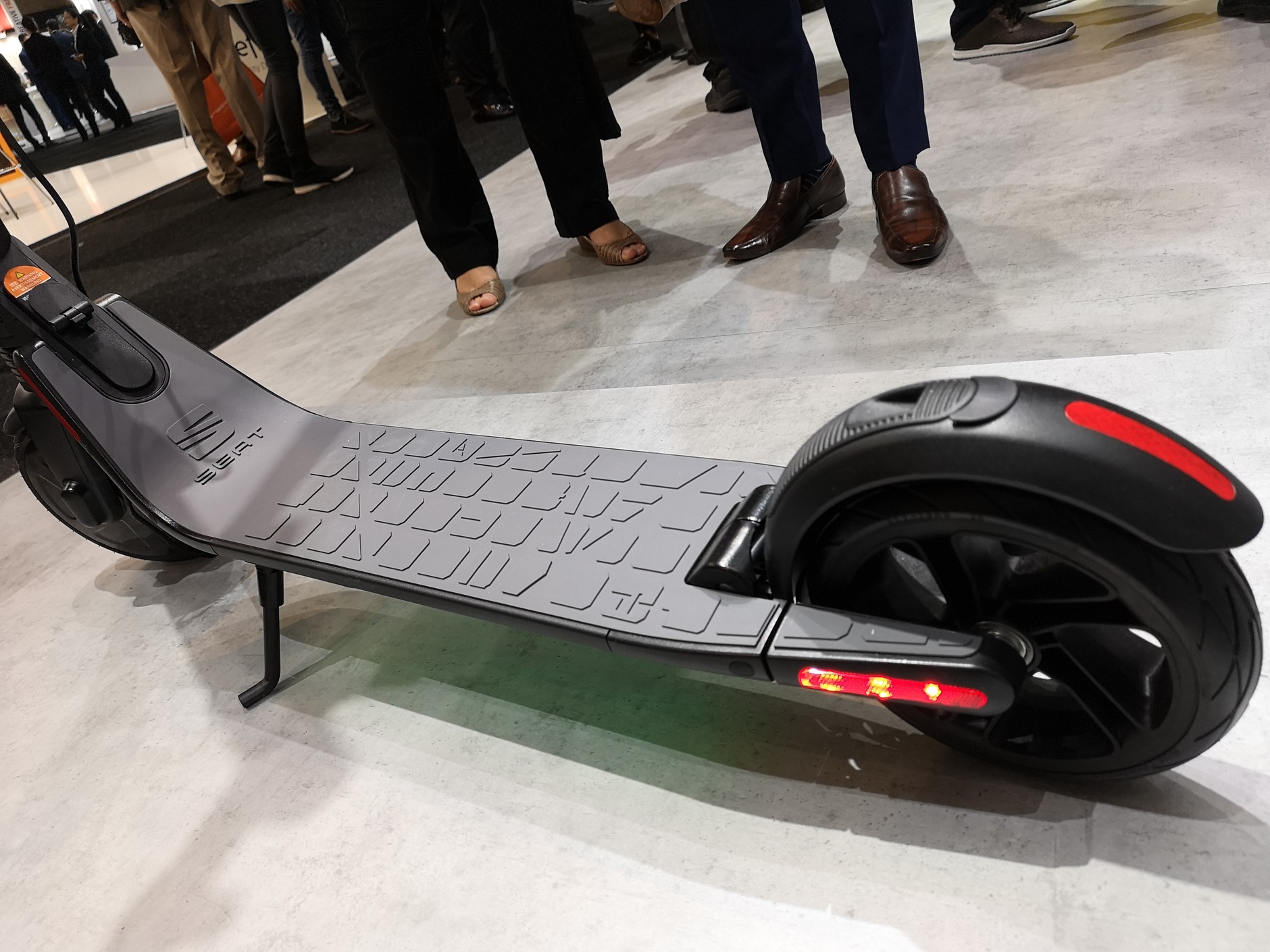 Seat podczas kongresu Smart City w Barcelonie - elektryczna hulajnoga powstała na bazie produktu Segway