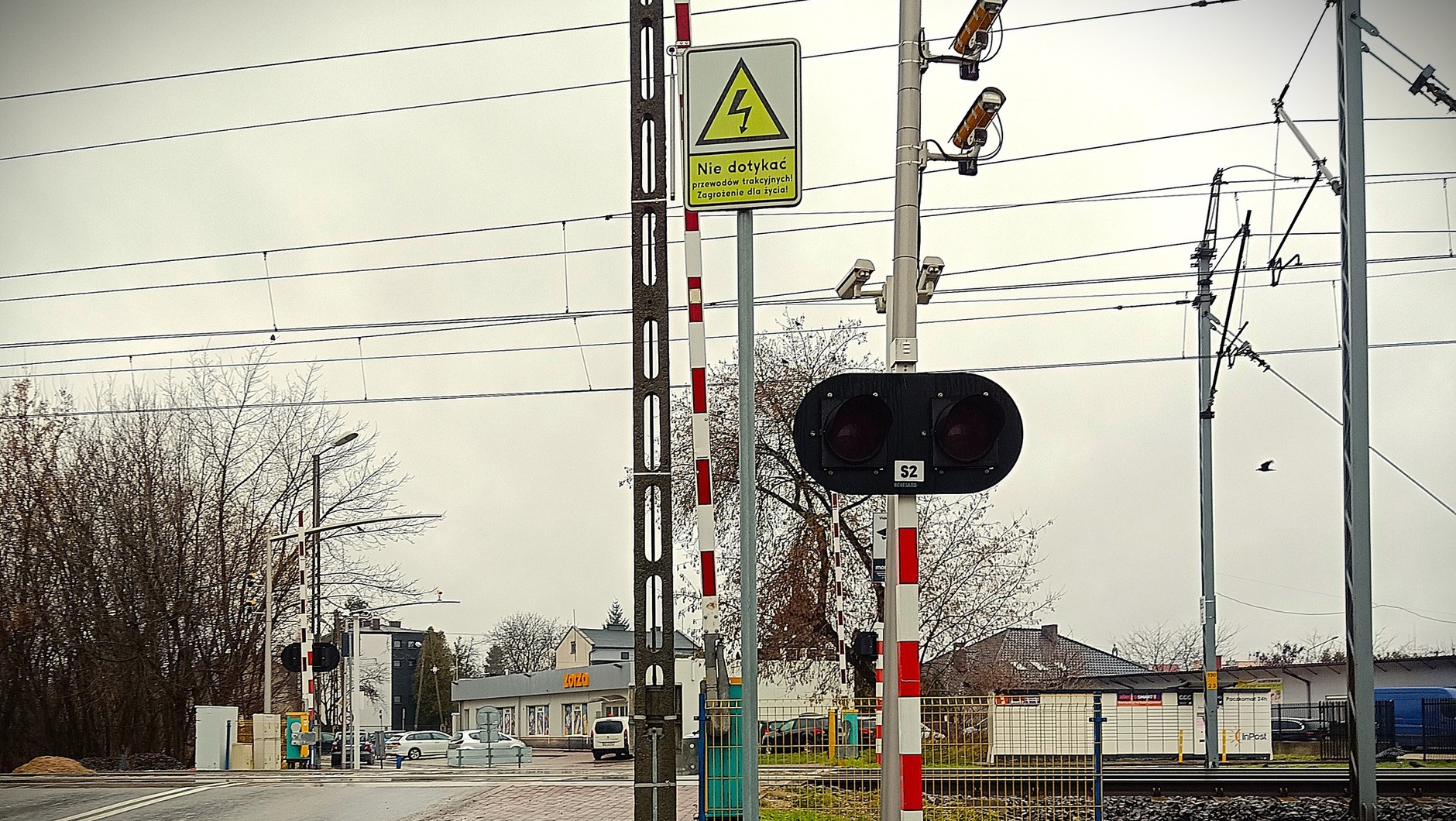 System Red Light na przejeździe kolejowo-drogowym w Radomsku