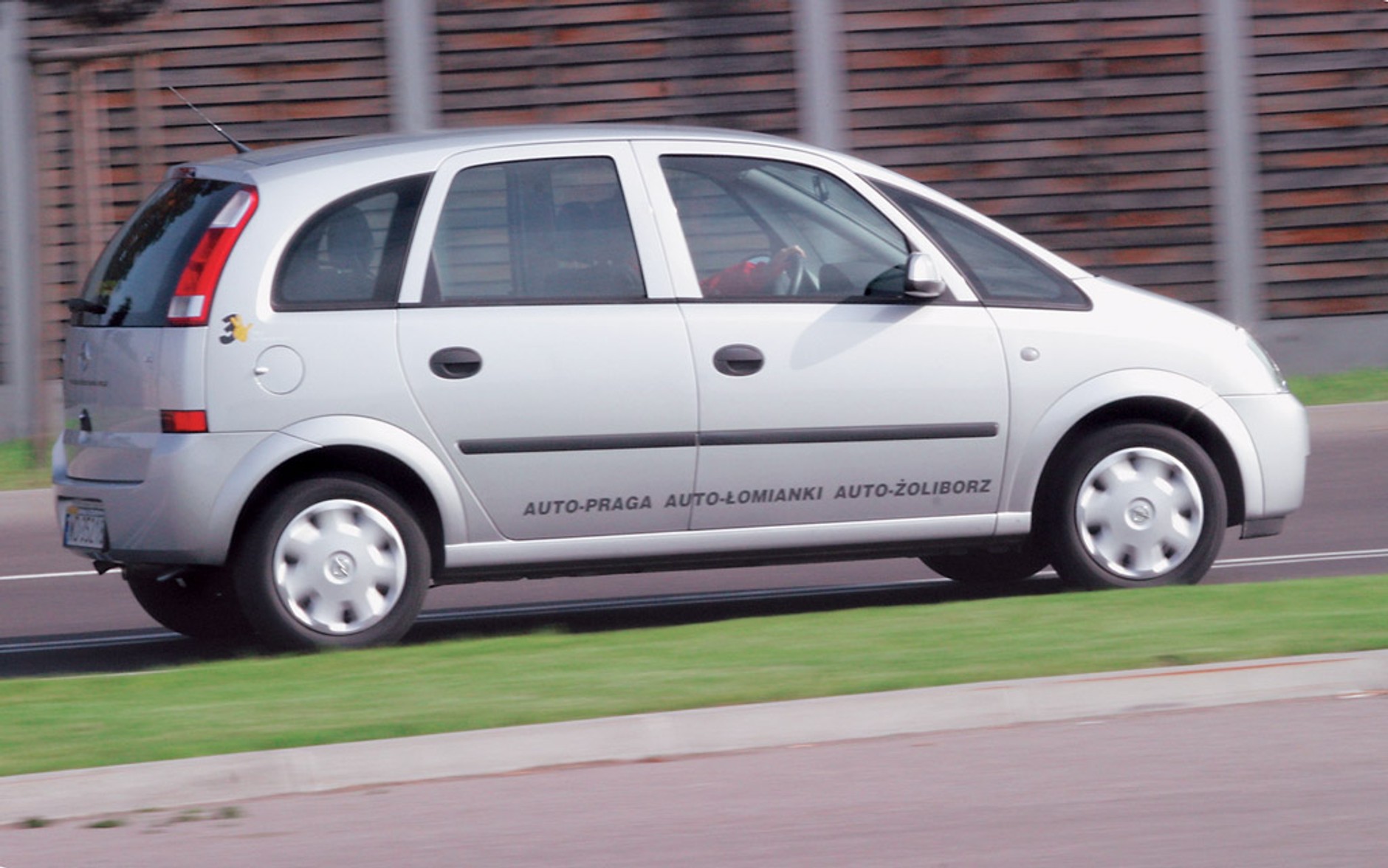 Ford Fusion kontra Opel Meriva i Renault Modus: małe, trwałe i praktyczne