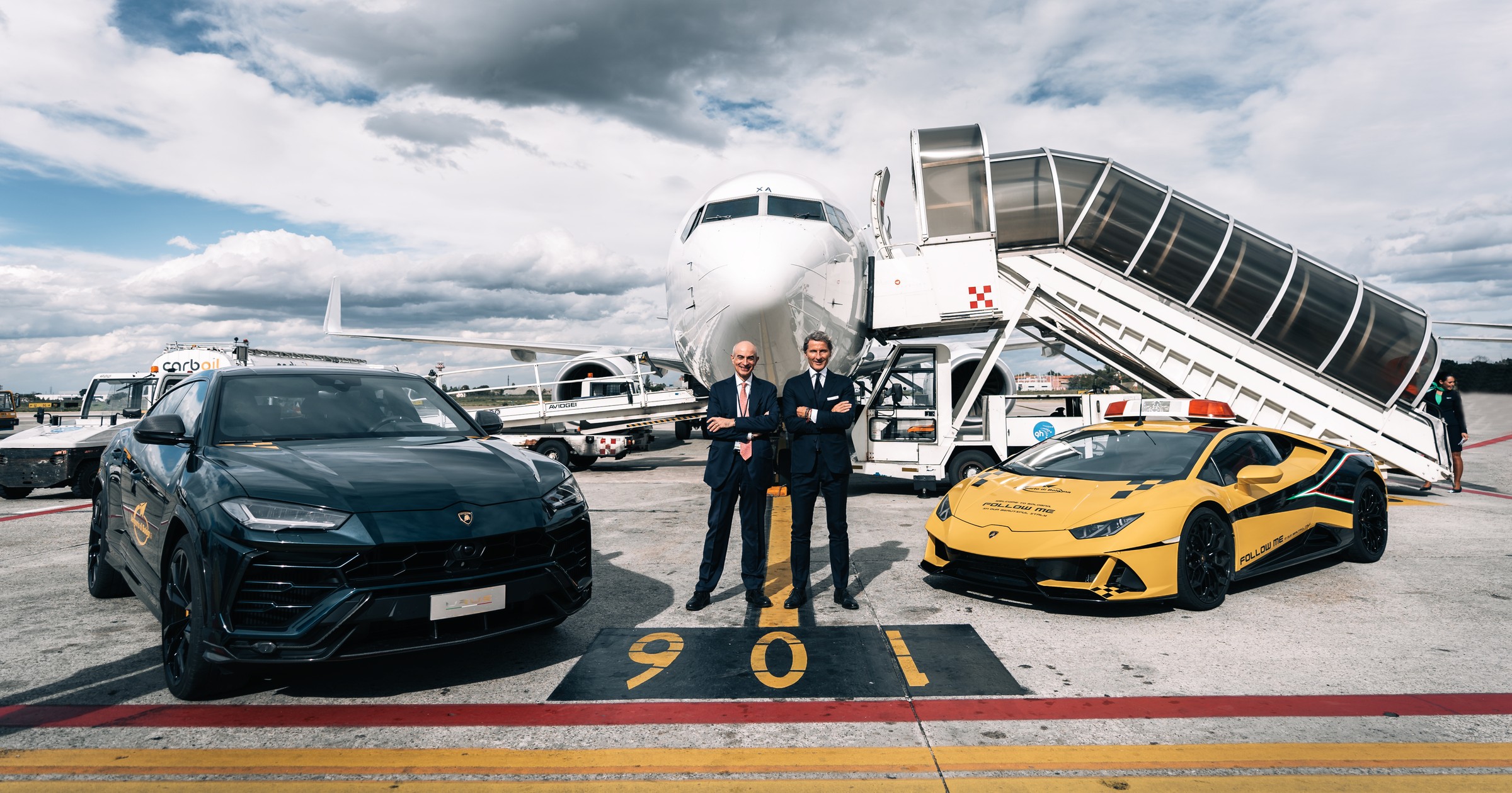 Lamborghini na lotnisku w Bolonii