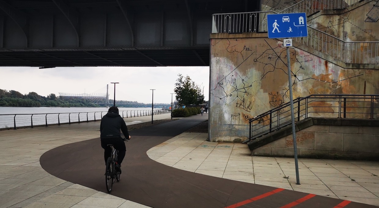 Nikt tu nie mieszka, jest strefa zamieszkania. Ograniczenia dla rowerzystów w centrum miasta!