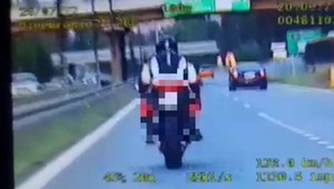 Motocyklista nie uciekł grupie SPEED. Dostał rekordowo wysoki mandat [Wideo]