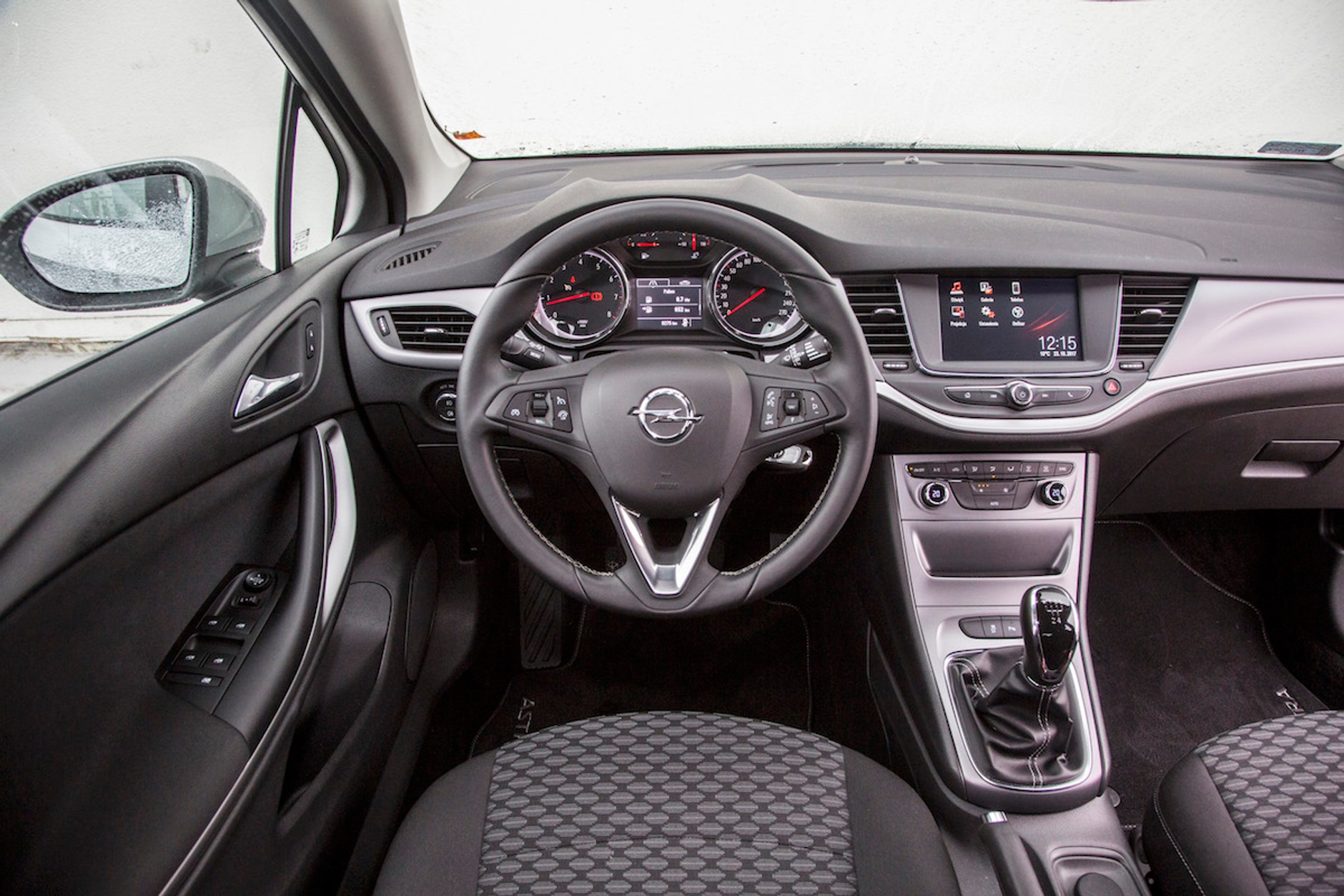 Opel Astra - na rynku od 2015 r., kosztuje od 59 900 zł