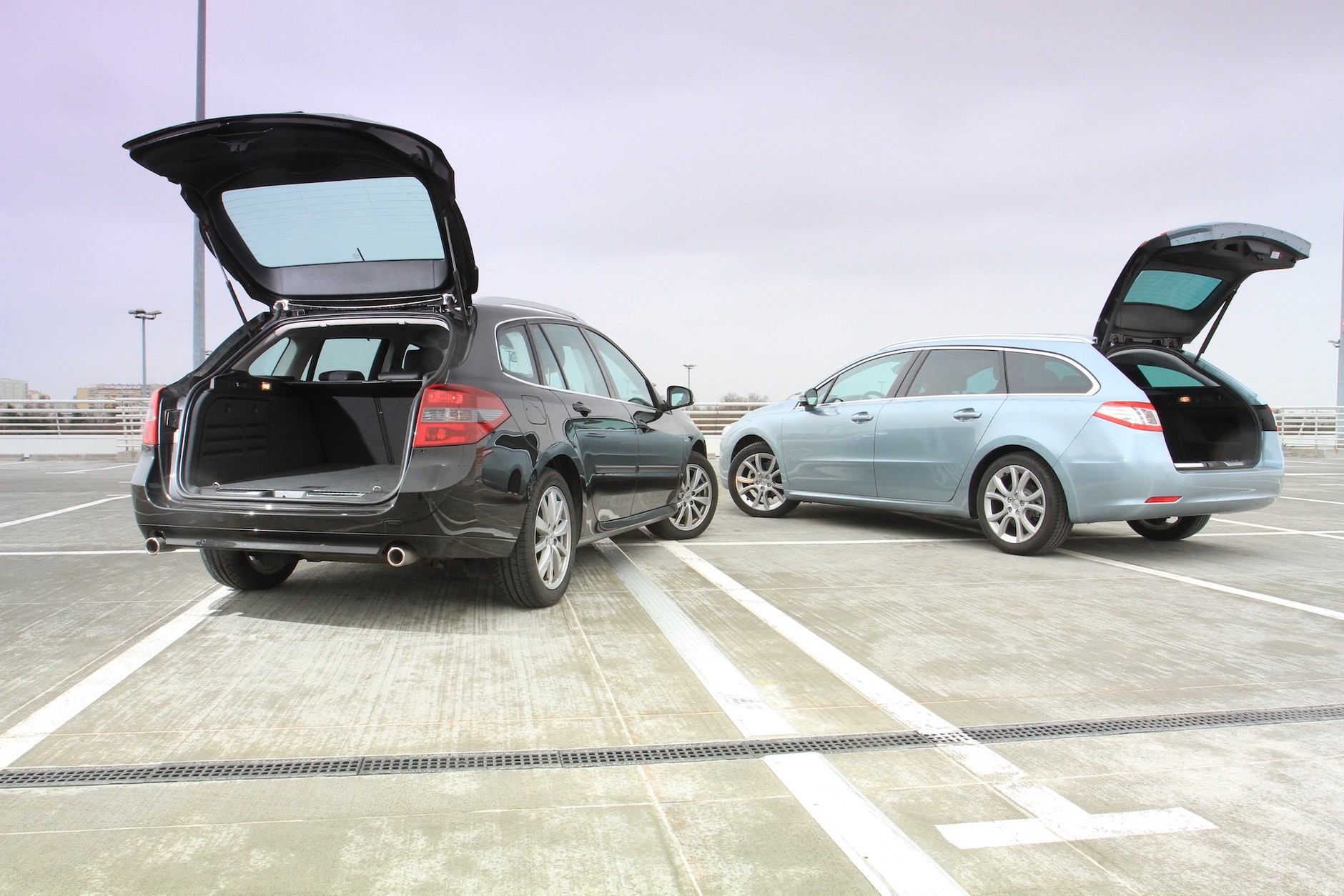 Używan kombi z dieslem w dobej cenie - Renault Laguna kontra Peugeot 508