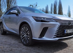 Lexus RX 350h. Podstawowa wersja silnikowa tego luksusowego SUV-a w zupełności wystarczy