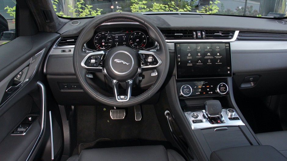 Jaguar F-Pace SVR (2021)