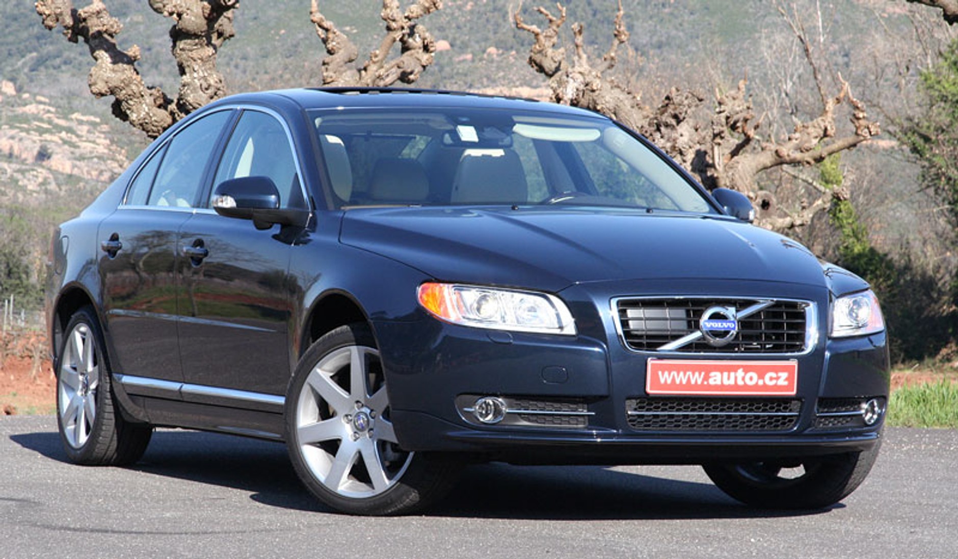 Volvo S80 D5 – pierwsze jazdy odmłodzonym modelem z nowym turbodieslem