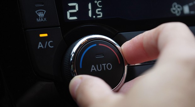Stary patent taksówkarzy na upał. Tak szybko i tanio schłodzisz auto