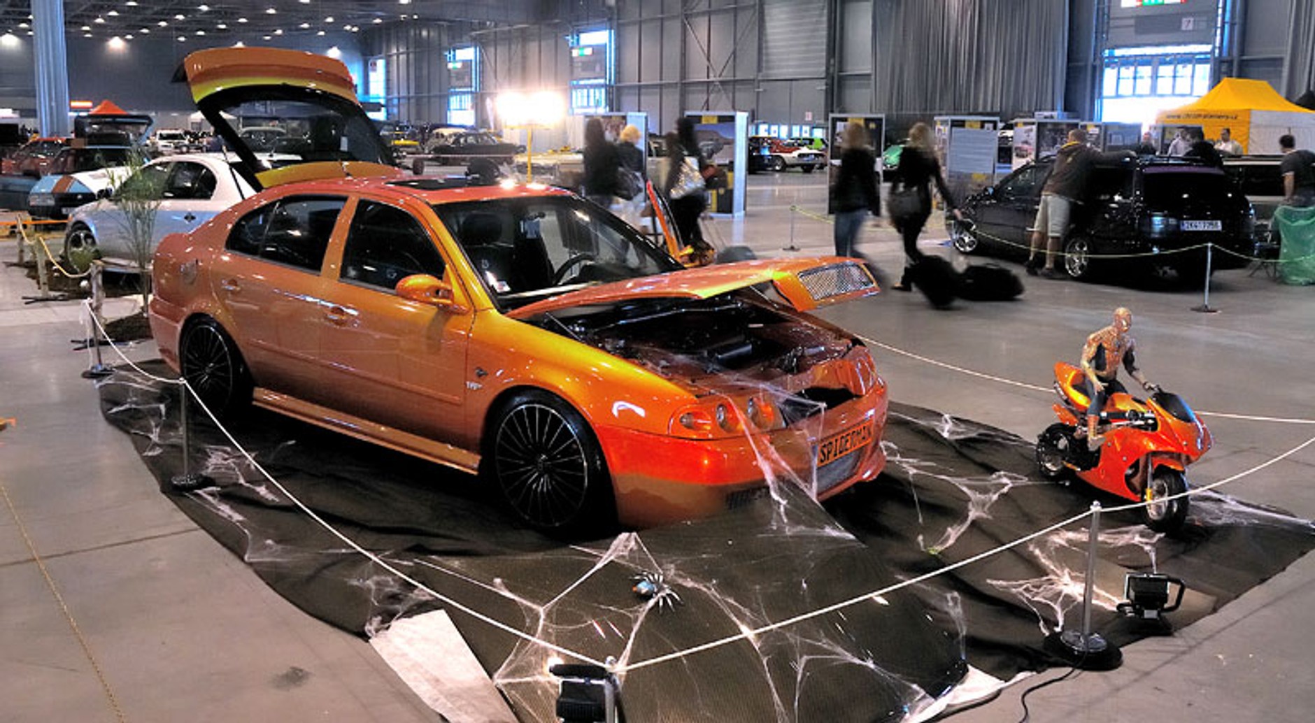 Tuning &amp; Custom Salon Brno 2009 (fotogaleria)