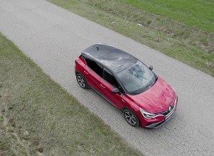 Renault Captur zaskakuje pod wieloma względami, ale czy warto go kupić?