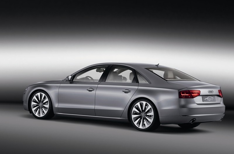 Audi A8 poddane hybrydyzacji