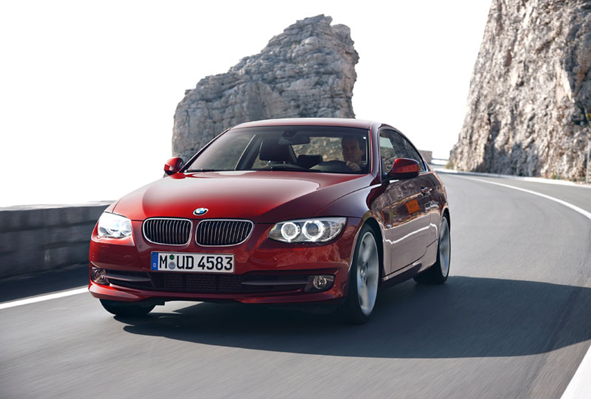 BMW: odnowiona Seria 3 w wersji coupe i cabrio