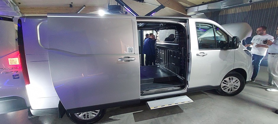 Maxus e-DELIVER 7