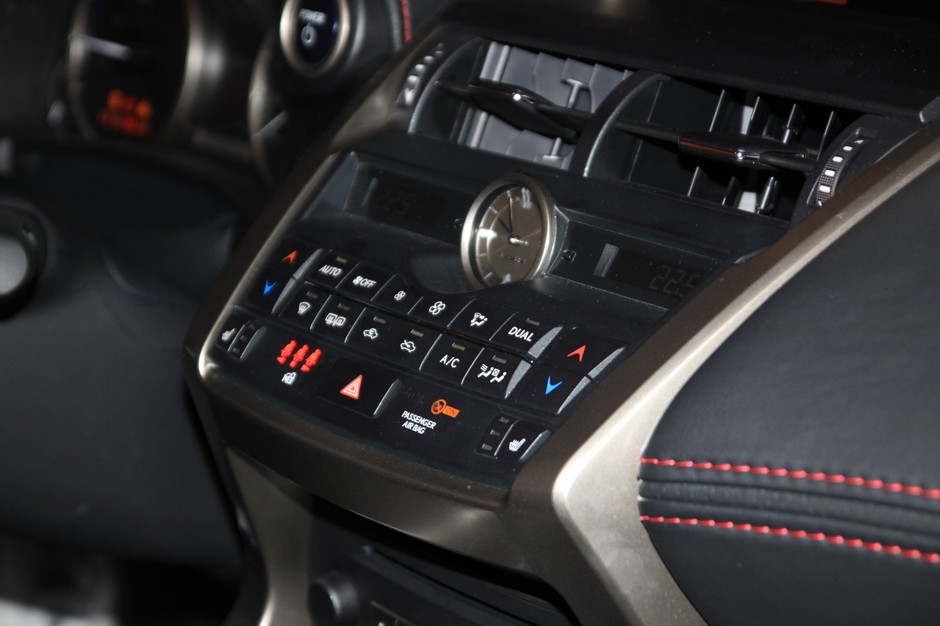 Lexus NX 300h