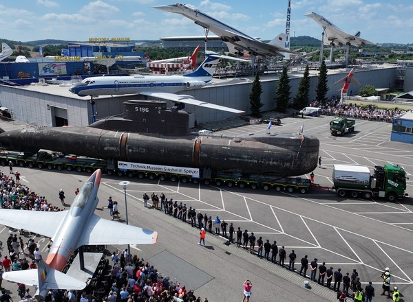 To był logistyczny wyczyn. Ogromny U-Boot dotarł do celu