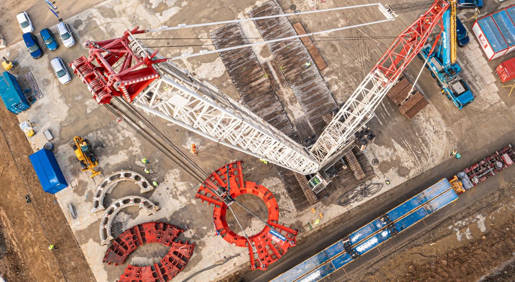 Montaż maszyny do drążenia tunelu na S19 między węzłami Rzeszów Południe i Babice