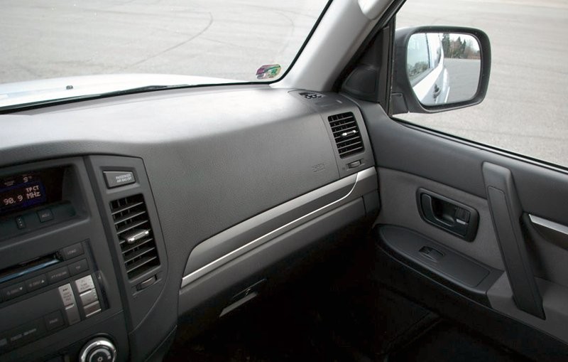 Mitsubishi Pajero 3.2 DI-D SWB – zwinna jaszczurka