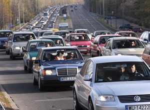 Korki nad morze. Oto jak ominąć zatory w obrębie głównych tras