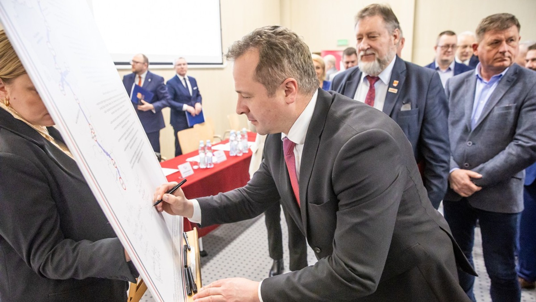 Konferencja ws. budowy drogi S15