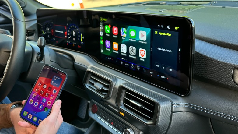 Apple CarPlay to największy zawód w iPhonie