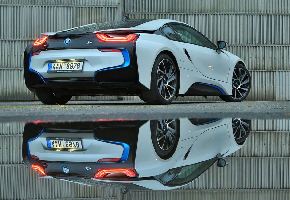 BMW i8 - samochód z piorunującym wrażeniem