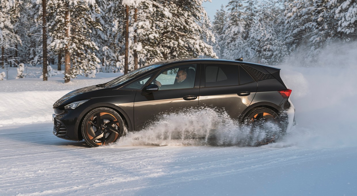 Cupra Born – elektryczna jazda na lodzie