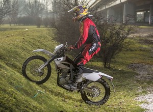 AJP PR3 125 Enduro - Secina na początek