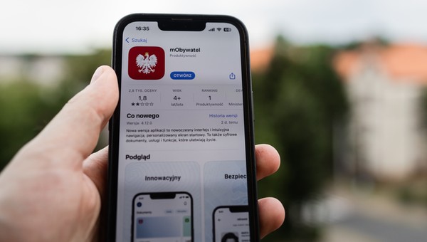 Wyczekiwana funkcja już dostępna w aplikacji mObywatel. Ułatwi życie kierowcom