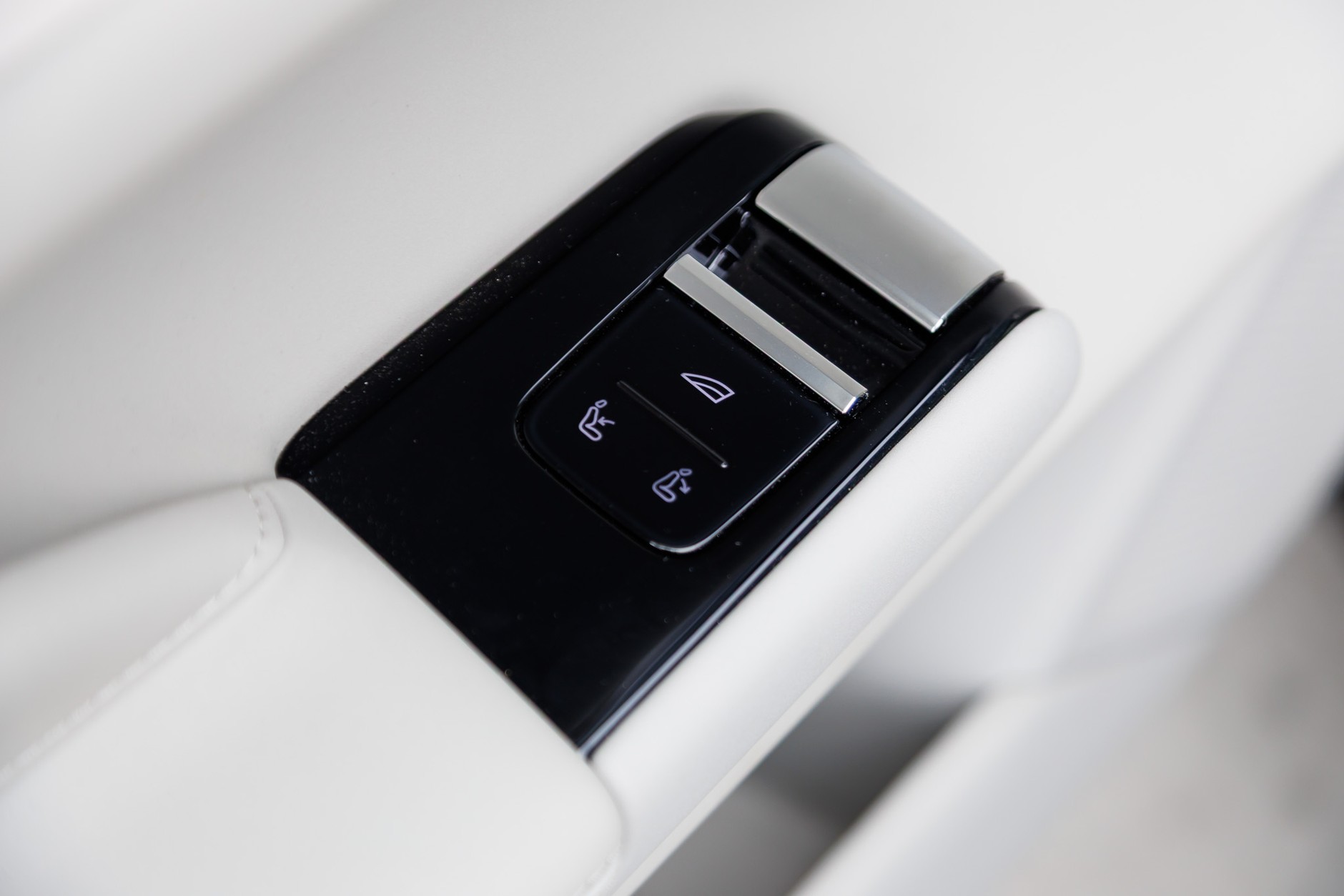 Volvo ES90