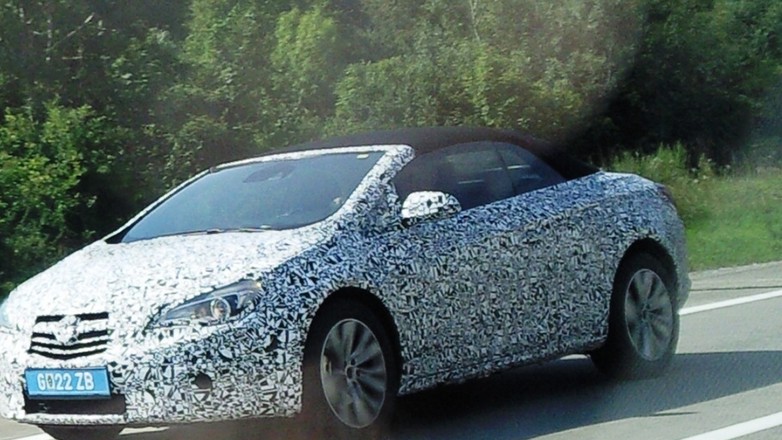 Opel Astra IV Cabrio wyszpiegowany