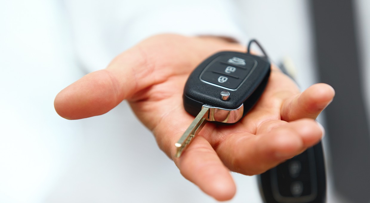 Impreza na cmentarnym parkingu zakończyła się w rowie. Dopiero wtedy oddał kluczyki do auta