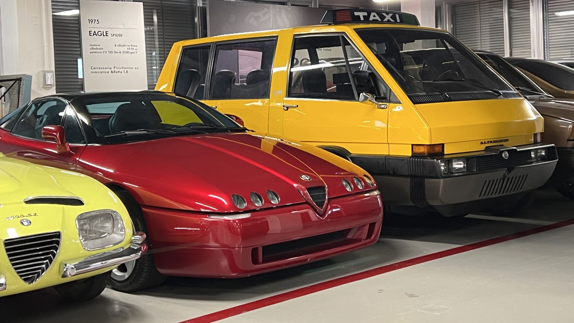 Alfa Romeo Proteo (czerwony samochód)