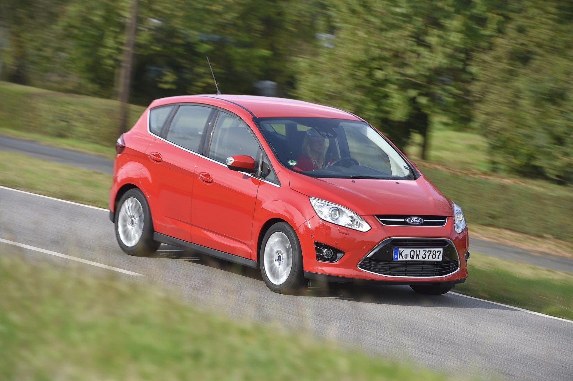 Porównanie: BMW 218d Active Tourer, Ford C-Max 2.0 TDCI, VW Golf Sportsvan 2.0 TDI