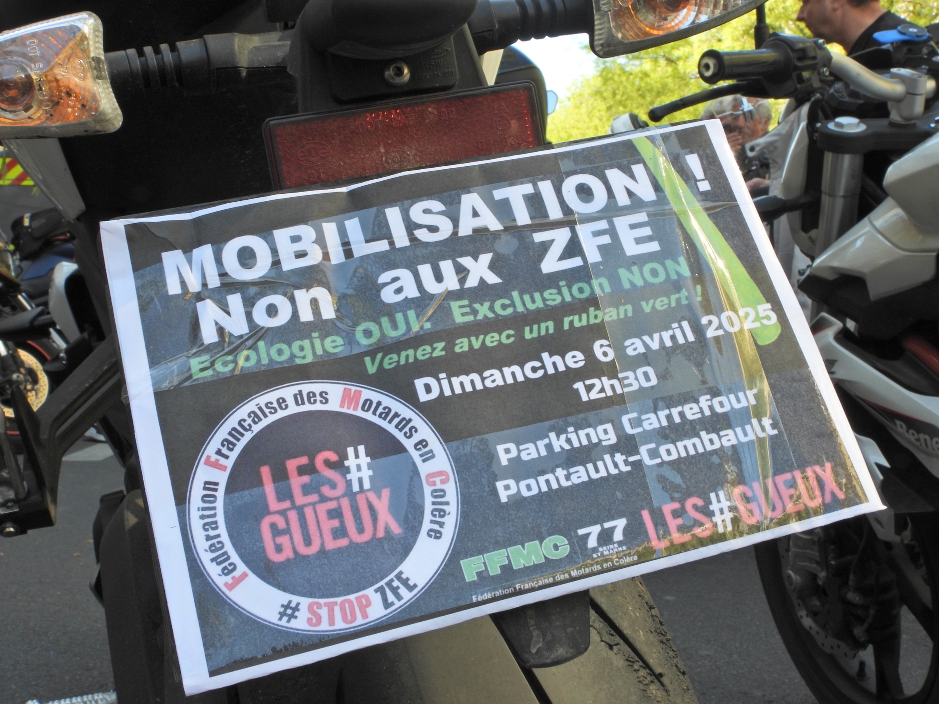 We Francji zaostrzenie przepisów dotyczących stref czystego transportu wywołało masowe protesty. Politycy zareagowali i zagłosowali za "deregulacją" i zniesieniem stref.