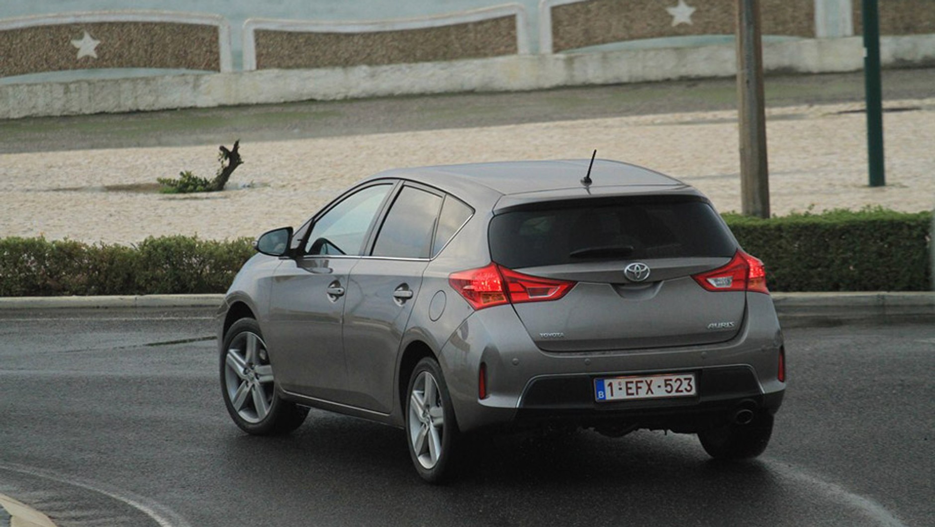 Nowa Toyota Auris: czy zagrozi Golfowi?