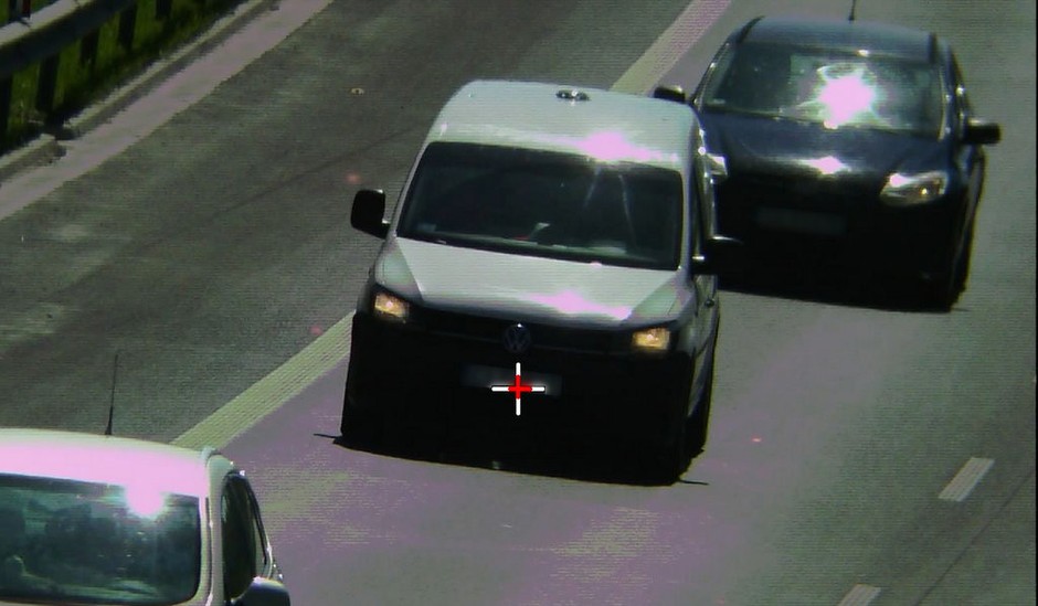 Policjanci ruchu drogowego kontrolowali odległość między pojazdami