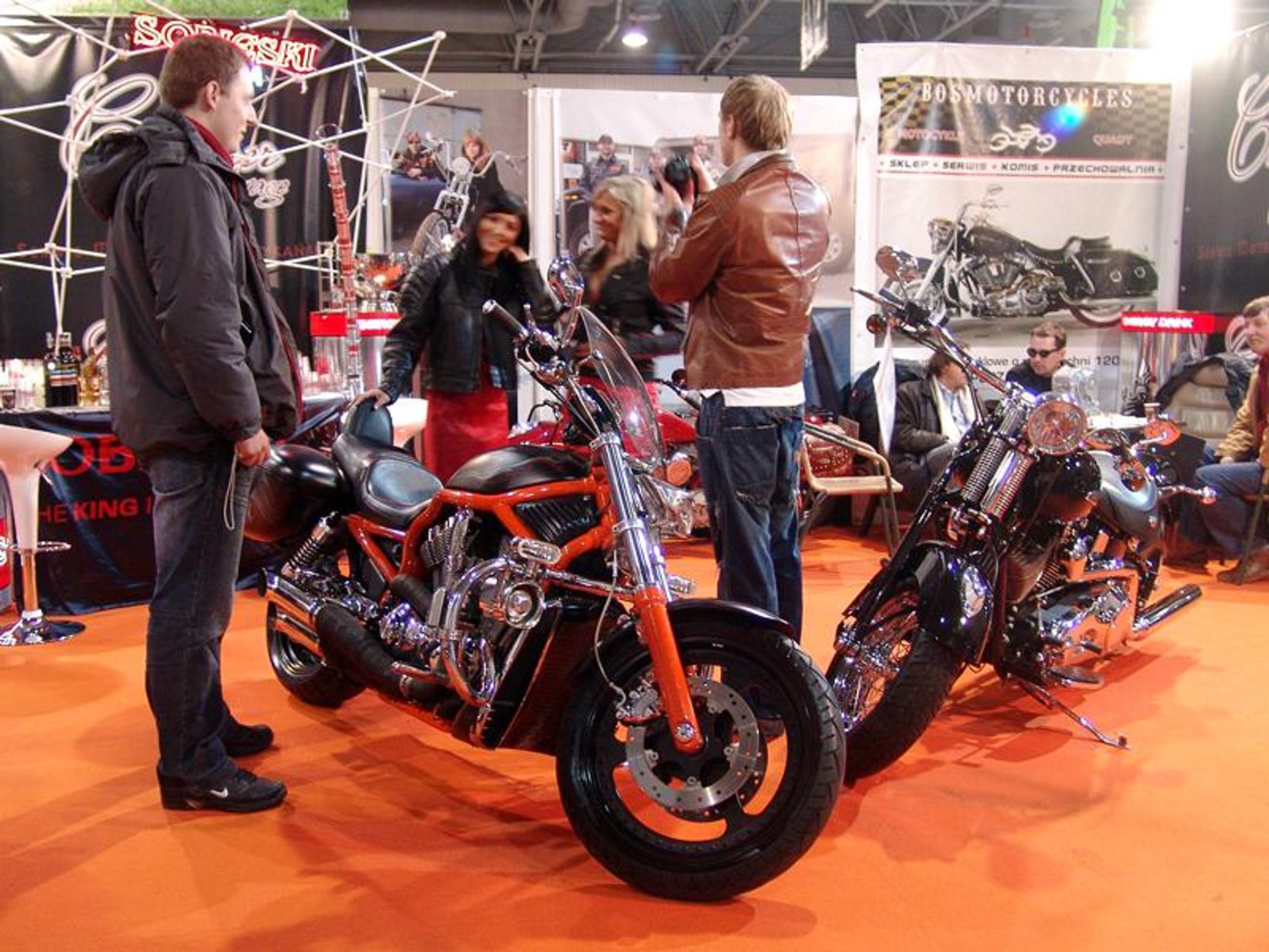 MOTOCYKL-EXPO 2007: cudowne maszyny i piękne dziewczyny (fotogaleria)