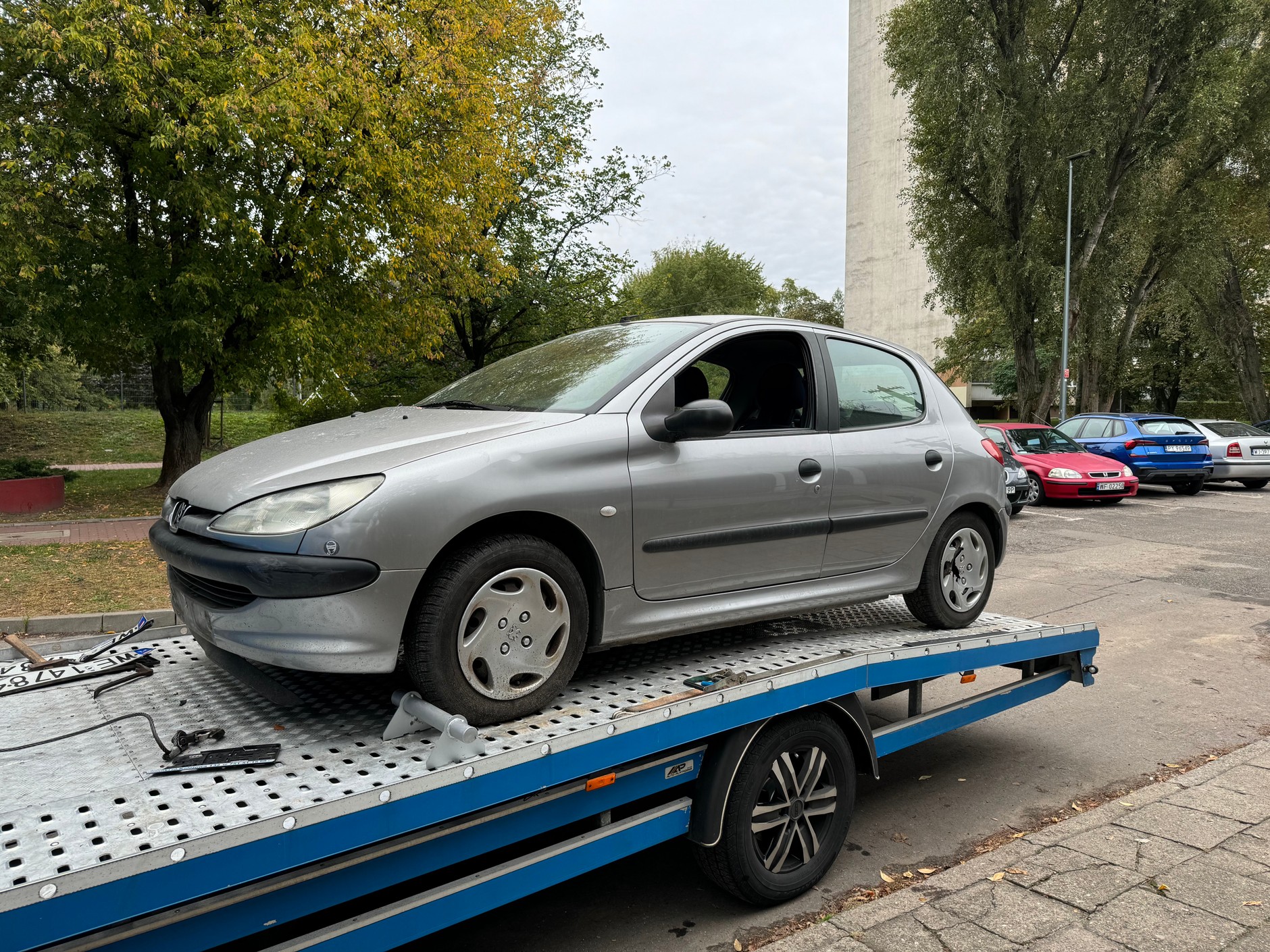 Złomowanie samochodu. Mój Peugeot 206 wybiera się w ostatnią trasę