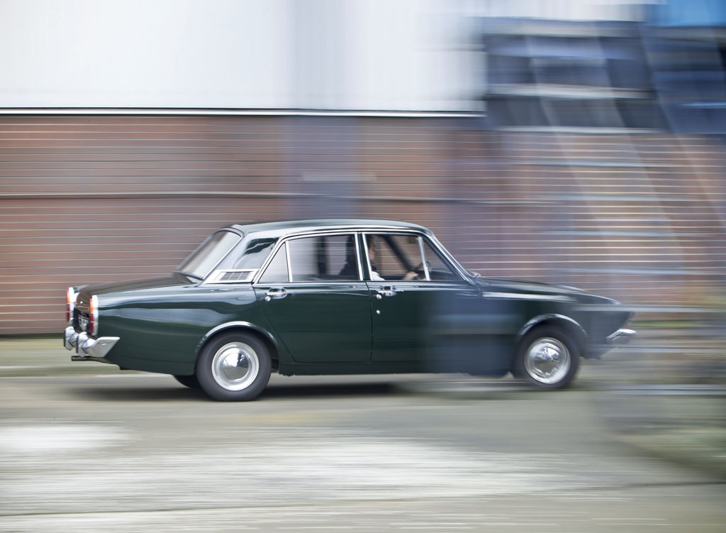 Ford
Corsair V4