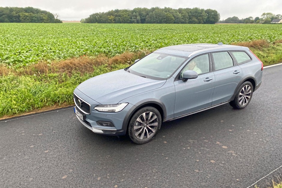 Volvo V90 Cross Country D5