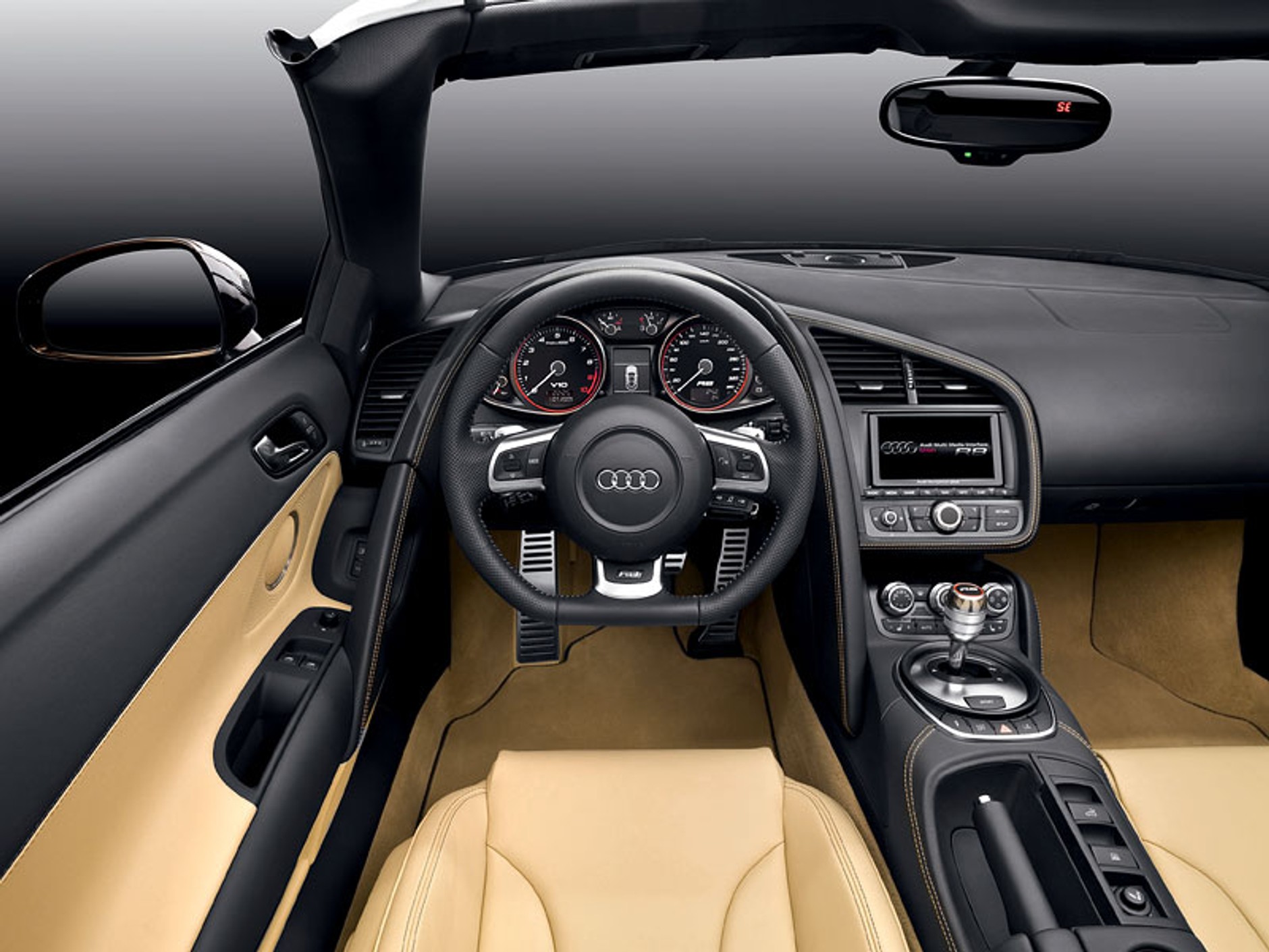 Audi R8 Spyder: V10 quattro inaczej