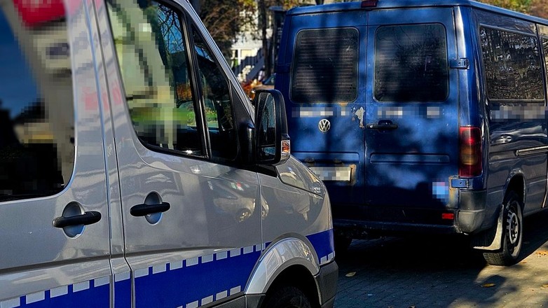 Policjanci odkryli cofnięty licznik w Volkswagenie LT